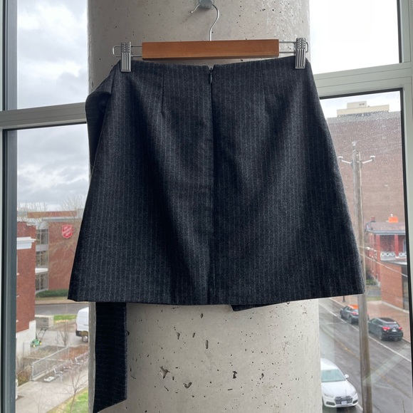 NWT - Aritzia Dorine Skirt - Size 0 - Picture 4 of 5